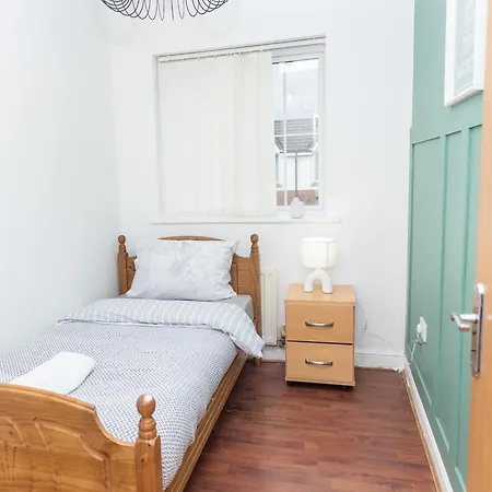 Caasi Home Gorton Манчестер Экстерьер фото